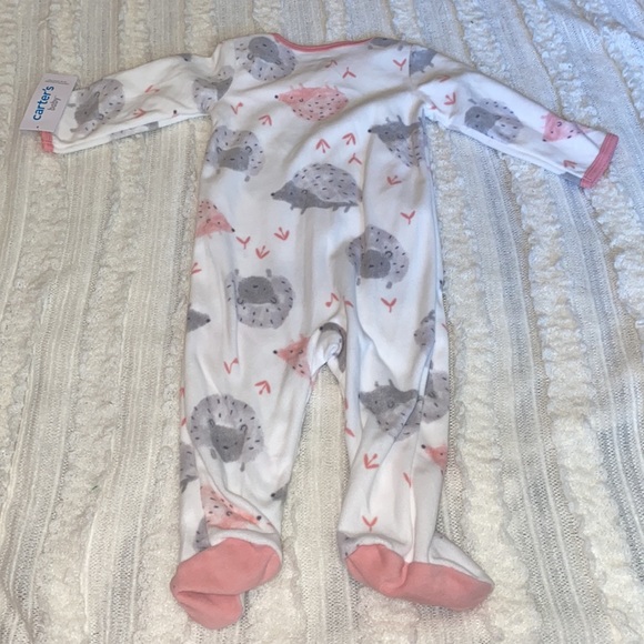 💕NWT Carter’s Porcupine Footed Pajamas Size 9 Months - Picture 2 of 3